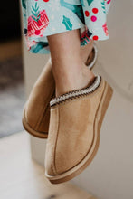 Load image into Gallery viewer, Sand Embroidered Comfy Slippers