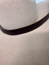 Load image into Gallery viewer, Diamondback Rattlesnake Skin Hat Band
